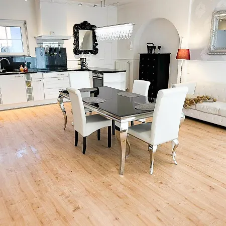 Apartment Luxuriose Im Herzen Von Ravensburg, Terrasse, Kamin *